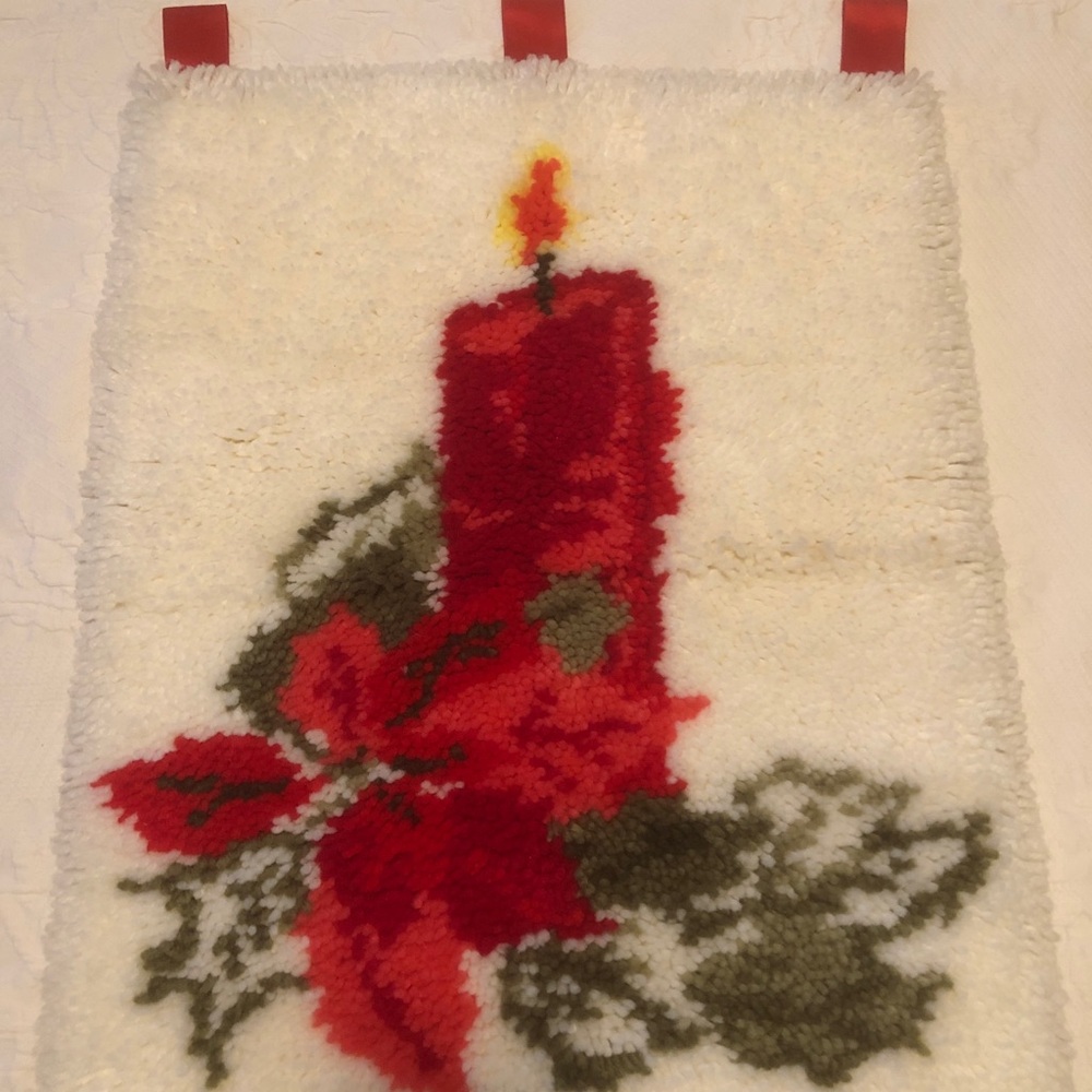 ✨Mint✨ Seasonal Red Candle Handmade Hanging Shag Rug